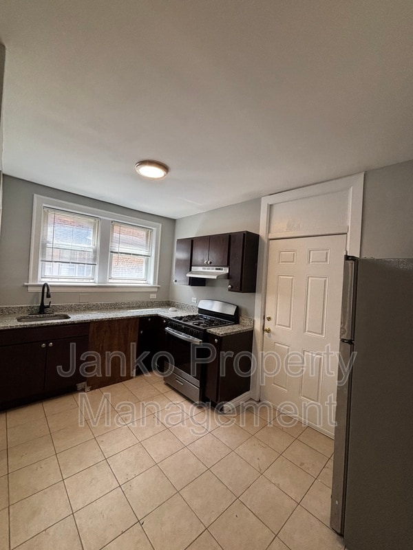 Photo - 8000 S Champlain Ave Unit 2