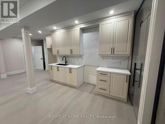 Photo - 2 Chesney Cres