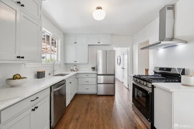 Photo - 1115 Capuchino Ave