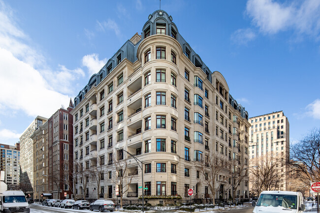 Photo - 65 E Goethe St Apartments