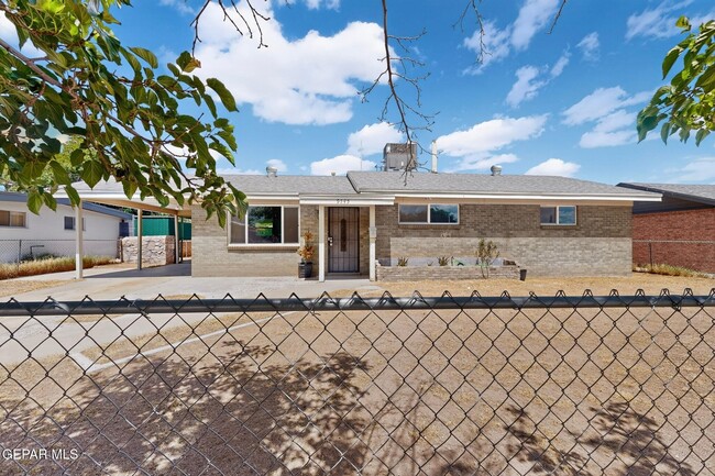 Building Photo - 9545 Verbena Dr