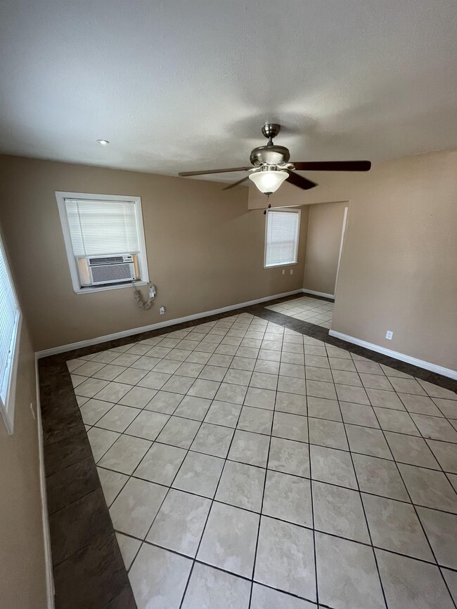 Photo - 9635 Estacia St