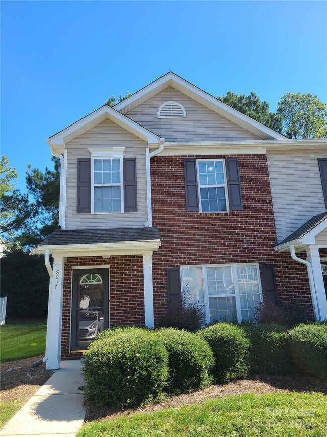 Photo - 8057 Stoneham Ct Townhome