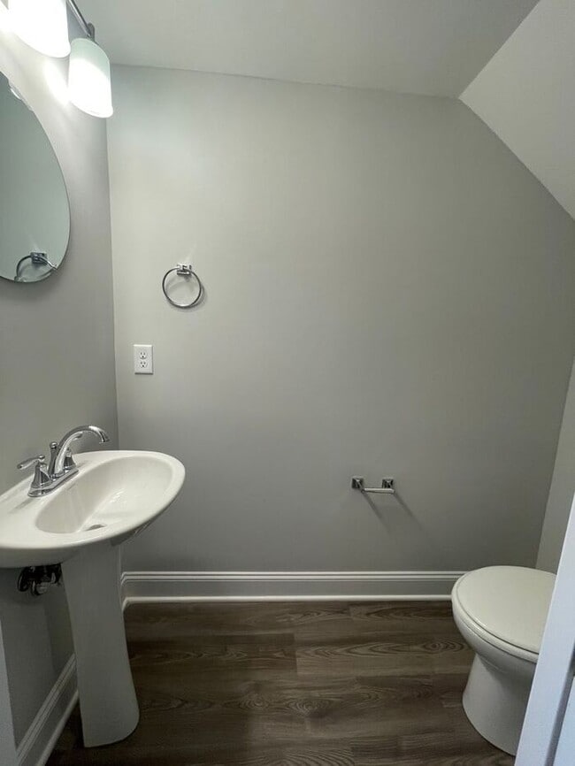 3 Bedrooms, 2.5 Baths 2-story townhome