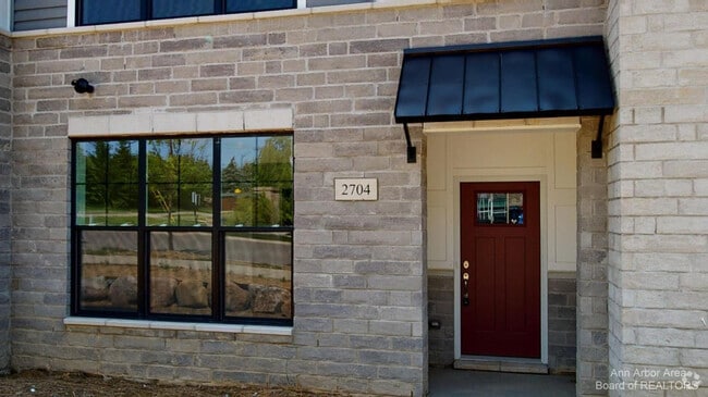Building Photo - 2704 S Spurway Dr Rental
