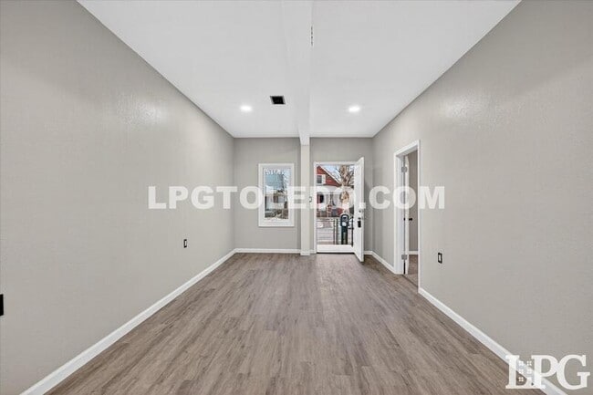 Photo - 2025 Caledonia St