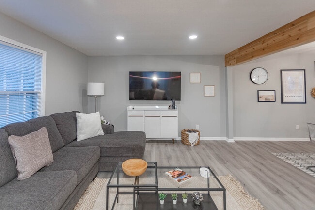 Photo - 5130 Ballentine St