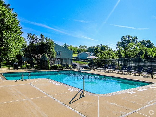 Shimmering Swimming Pool - Village Royale Rental