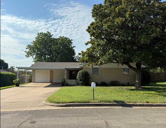 Building Photo - Where Classic Charm Meets Modern Comfort i... Rental