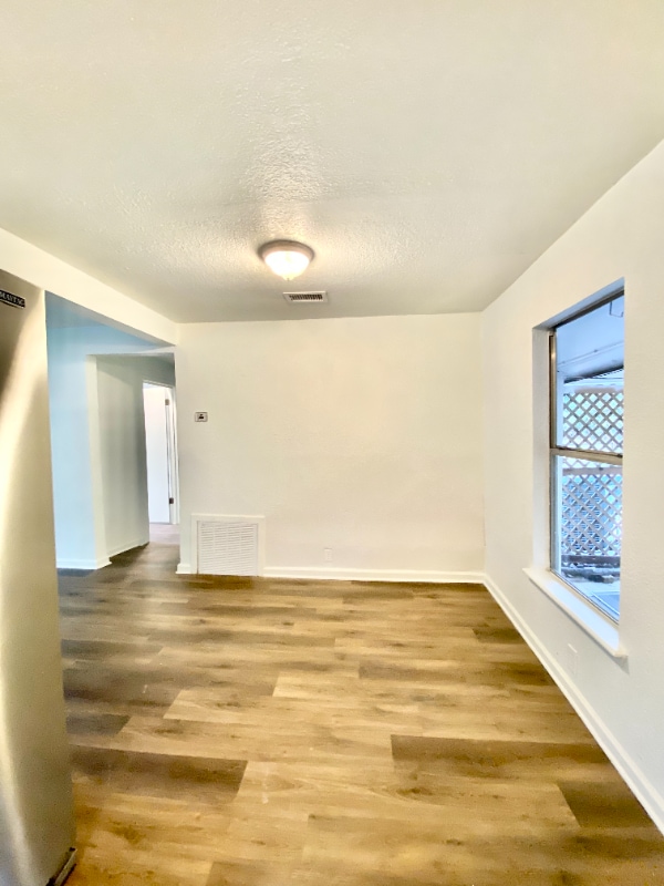 Photo - 408 Faris St