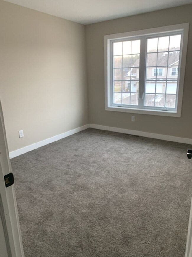 Photo - Beautiful 3 Bedroom Townhome
