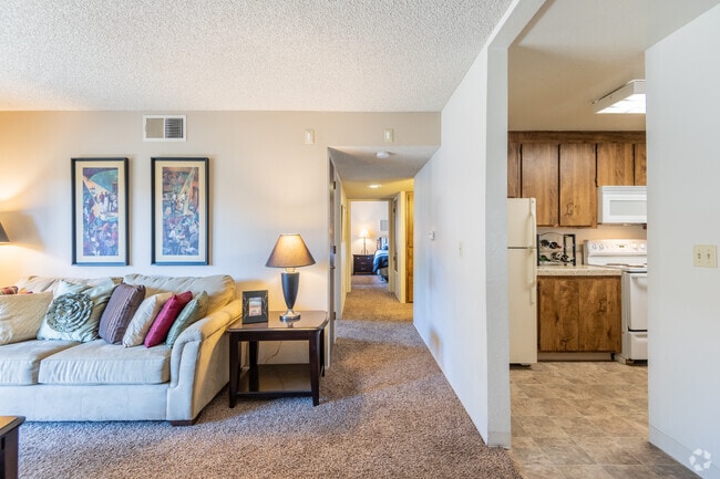 1HAB, 1BA - Sunflorin Village