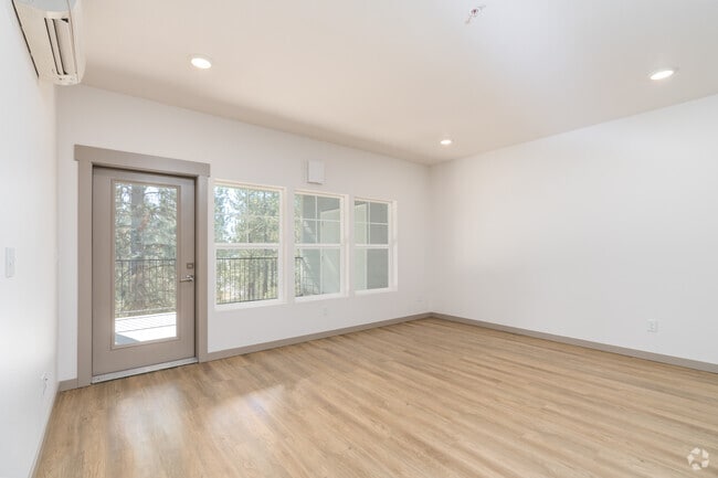 1BR, 1BA - 868SF