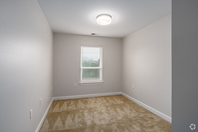 2BR, 1BA - 872SF - Bedroom