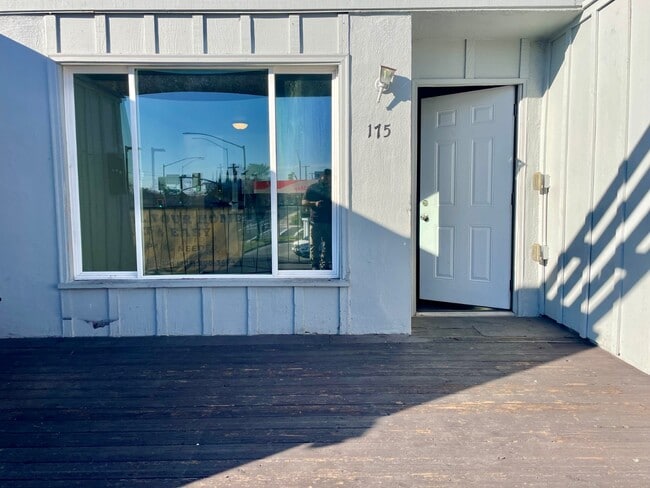 Photo - 175 W Alameda St