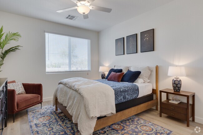 1BR, 1BA - 750SF - Bedroom - Woodcrest at Power Ranch Apartments