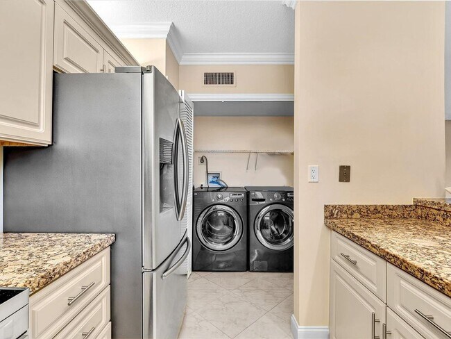 333 SE 20th Ave Unit 204