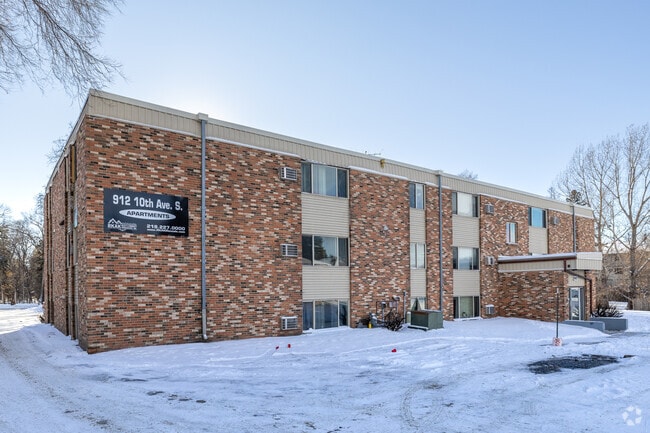 Photo - Broadway Apartments