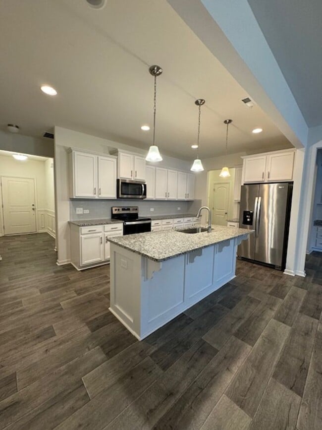 Photo - Introducing Your Dream Home: A Spacious 3 ...