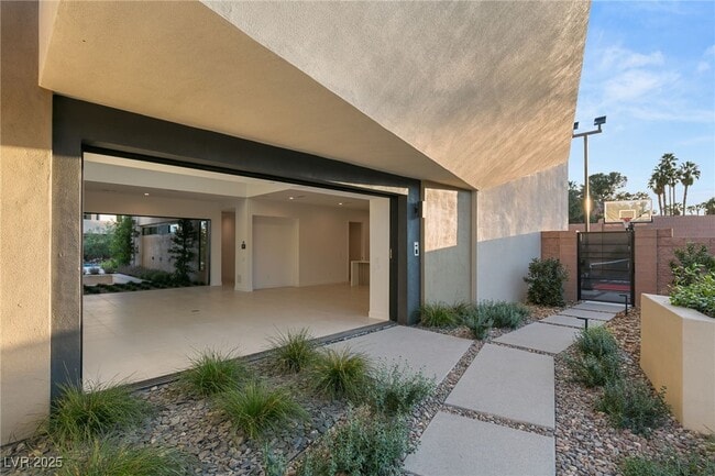 7385 Heron Cyn Ct