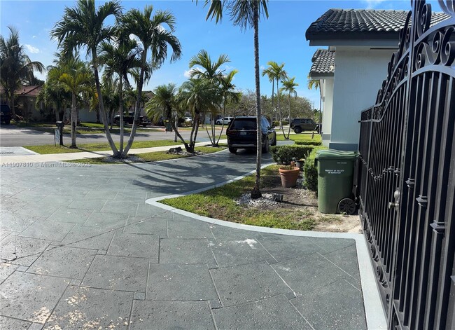 Photo - 709 SE 13th Terrace