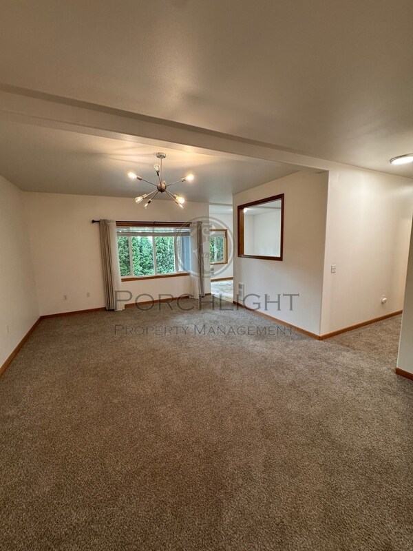 1305 Boon St