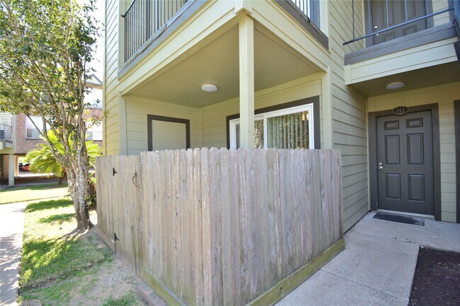 Building Photo - 18800 Egret Bay Blvd Unit 311 Rental
