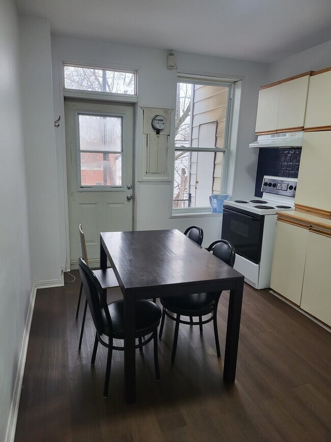 Photo - 1452 Av Jeanne-D'arc Unité 1456