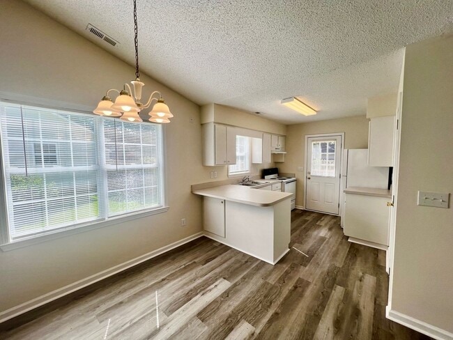 Photo - 105 White Ash Ln