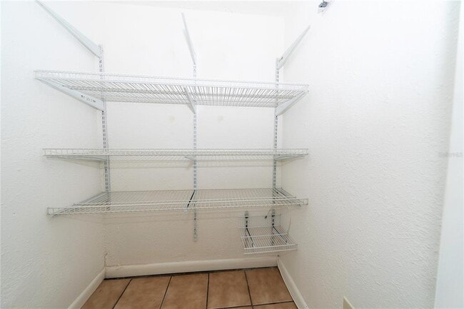 Photo - 620 25th St W