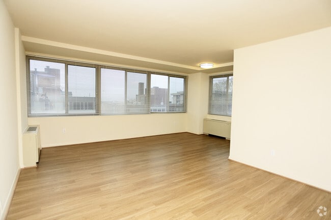 Photo - The 925 Apartments