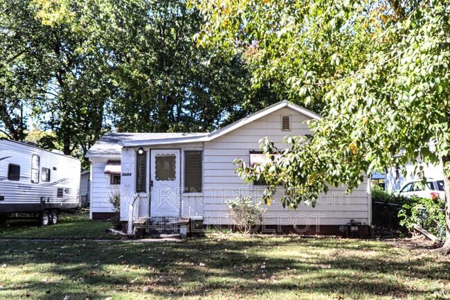 Building Photo - 2608 N Elsas Ave Rental