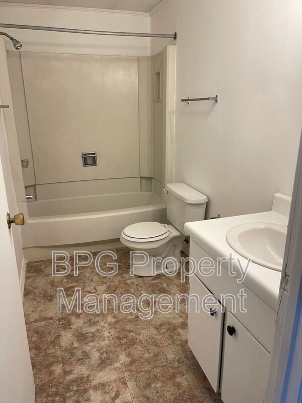 Photo - 123 Circle Dr Unit 13