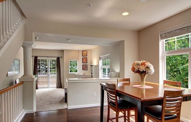 Photo - Bellevue Townhouse!!!