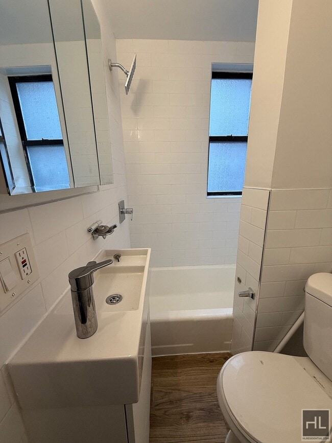 Photo - YORK AVENUE Unit 3D