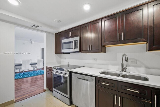 Photo - 20515 E Country Club Dr Unidad 645