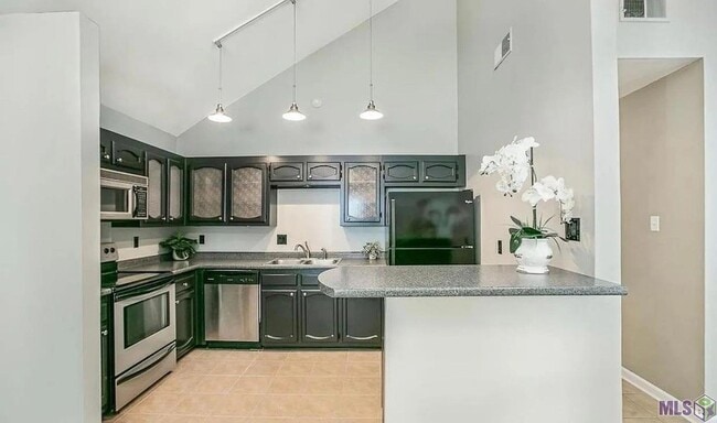 Photo - 745 Stoney Creek Ave