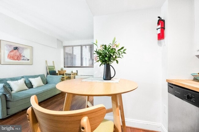 Photo - 1701 16th St NW Unidad 204