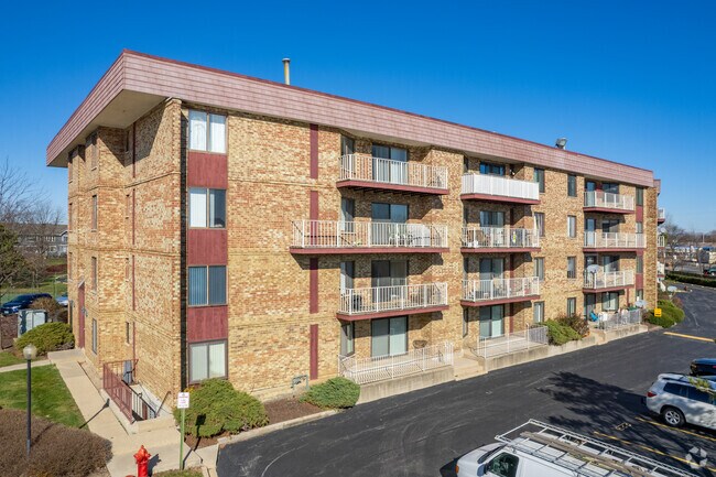 Photo - Saratoga Condominiums