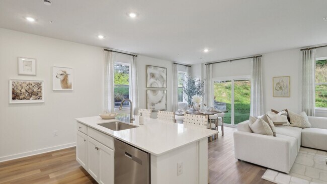 160 River Rdg Dr