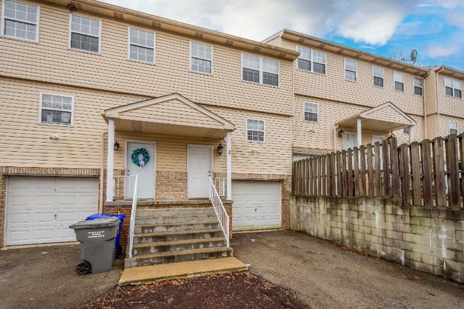 Building Photo - 159 Londonderry Dr Rental