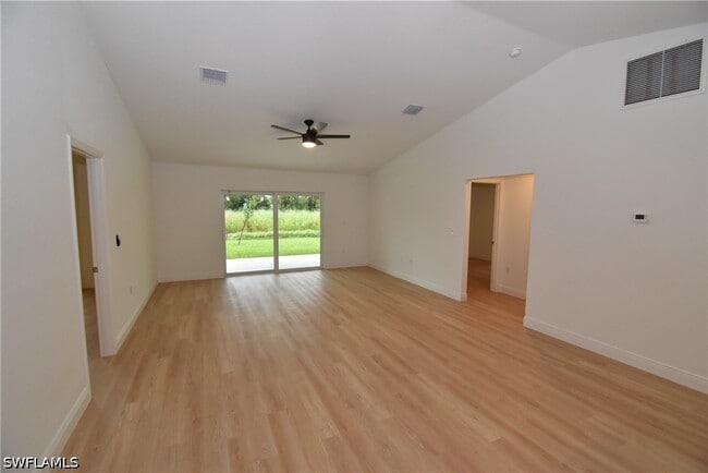 Photo - 4668 Addley Ave