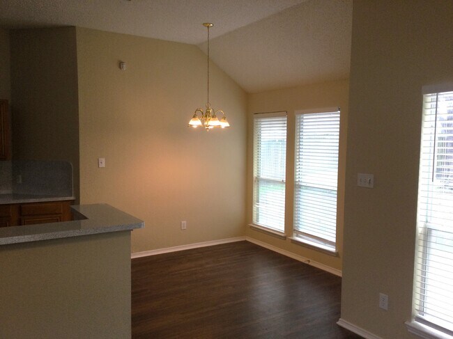 Photo - 223 Dartmouth Dr