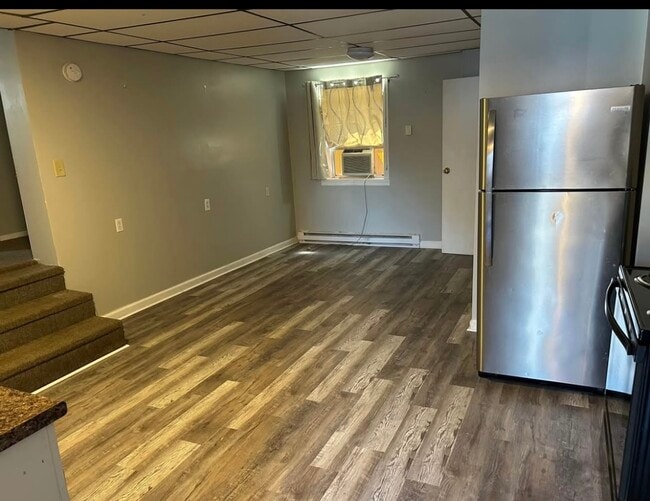 kitchen/living - 825 Wood St Unit 831