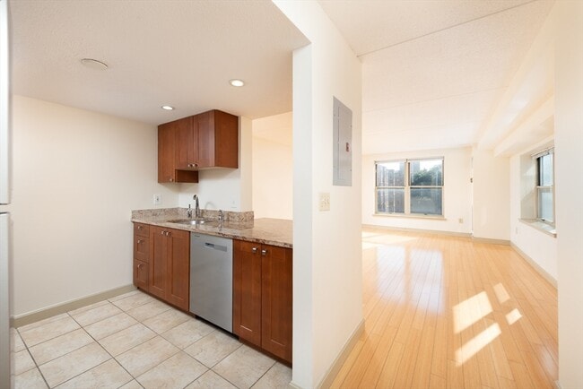 Photo - 108 Peterborough St Unit 4-G