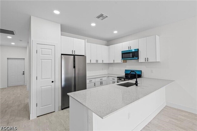 Photo - 2220 Kenneth Ave S