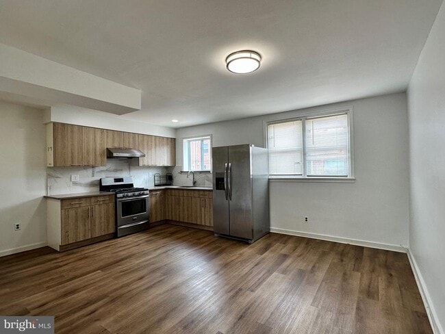 Photo - 2129 Longshore Ave Townhome