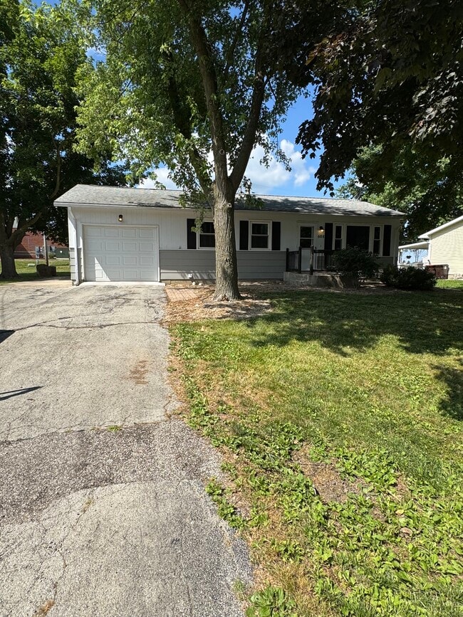 Photo - 608 Meadow Lane St House