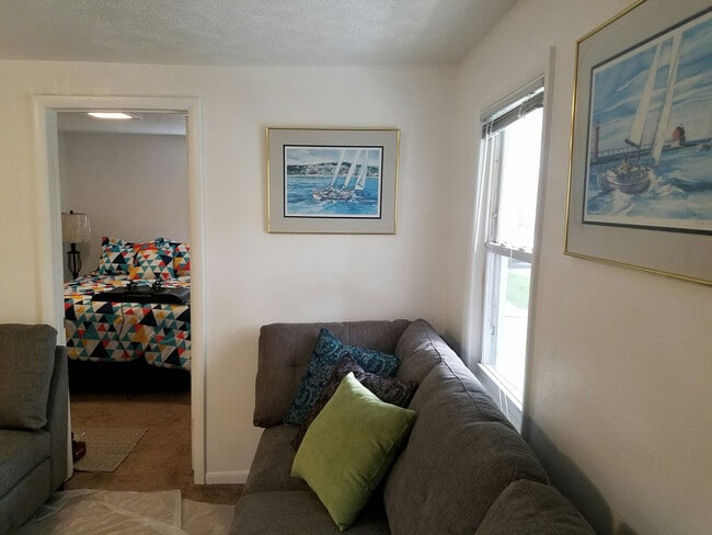 Photo - Grand Rapids N.W. Downtown 2 Bdrm Bungalow