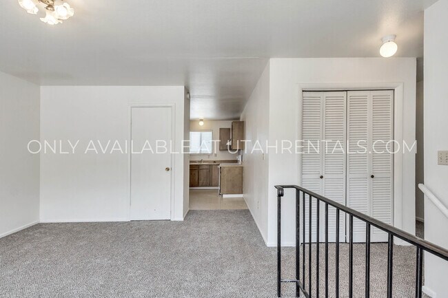 255 E Center St Unit 11